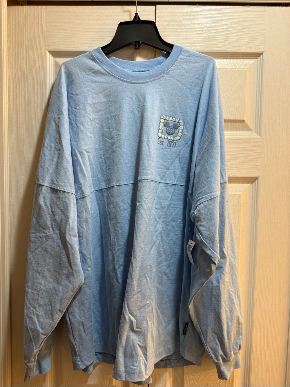 Disney World Light Blue Women’s  Long Sleeve Graphic Tee XL